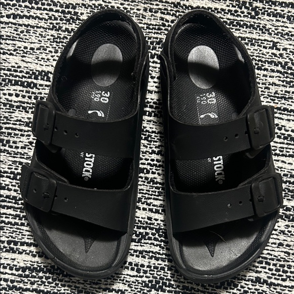 Birkenstock Mogami Kids all black size 30/12-12.5, like new condition - Picture 1 of 11